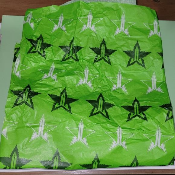 NEW Rare JEFFREE STAR Cosmetics Green - Picture 3 of 6